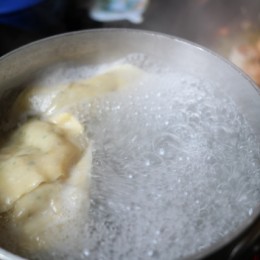 ShroomTember-Mushroom-and-Cauliflower-Ravioli Recipe_Ravioli Boiling