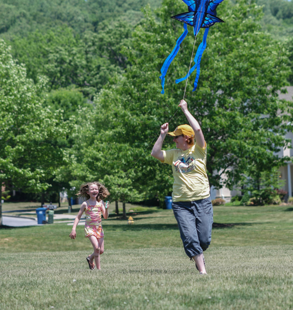 Jeff Bogle NX500 85mm Butterfly Kite and Wife and Youngest Daughter