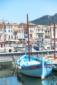 Debt-free-world-travel_Credit-Repair-Company_Cassis-France